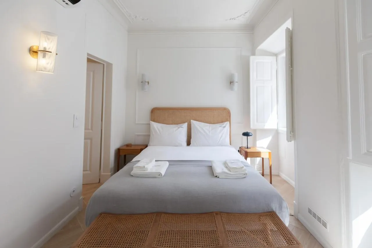 Flh Lapa Apartment With Interior Pateo Лиссабон Португалия
