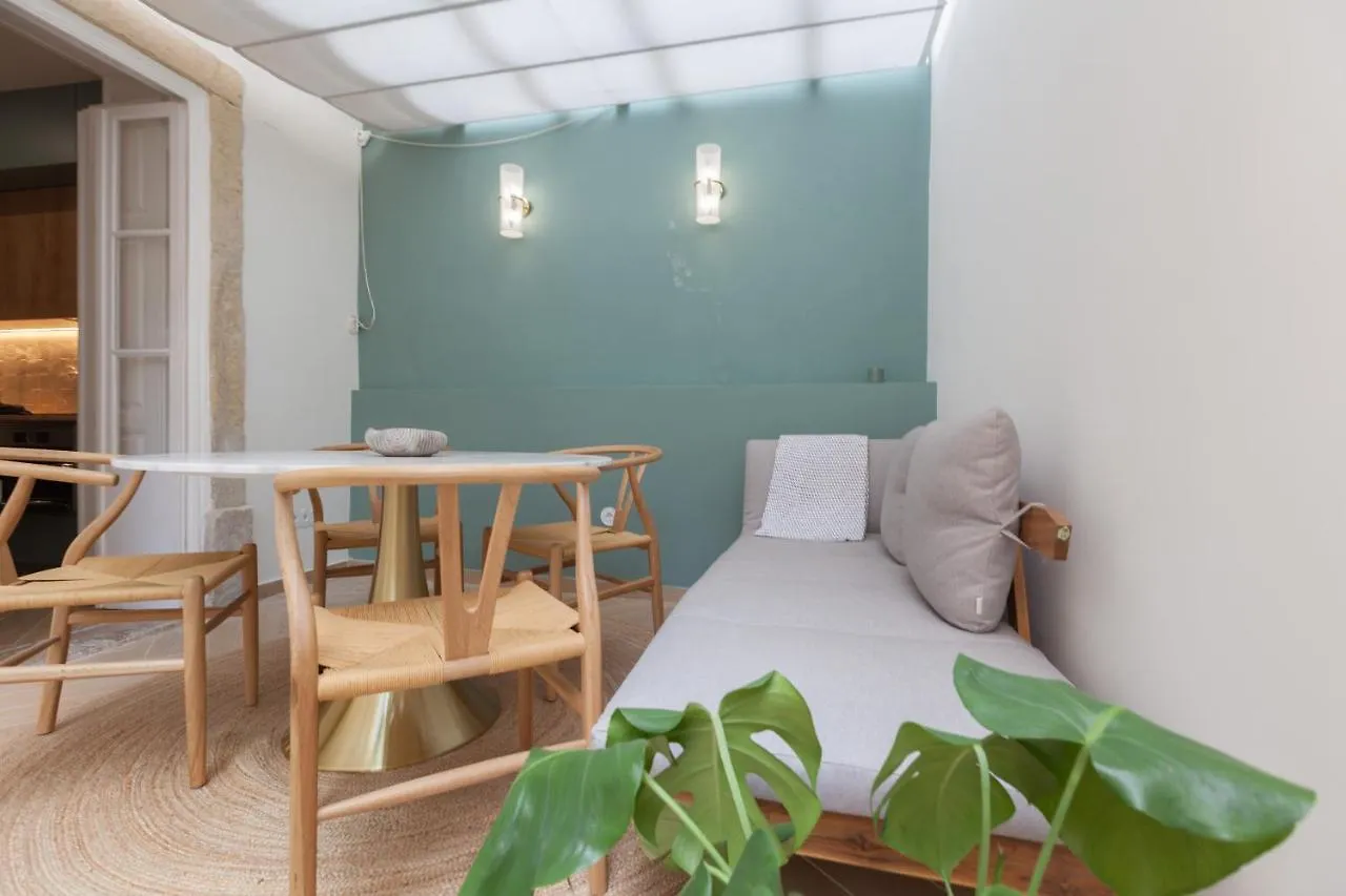 Flh Lapa Apartment With Interior Pateo Лиссабон
