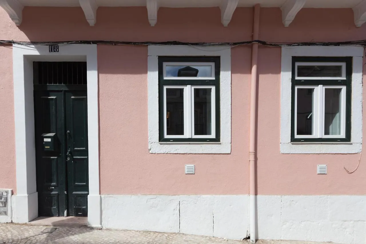Flh Lapa Apartment With Interior Pateo Лиссабон