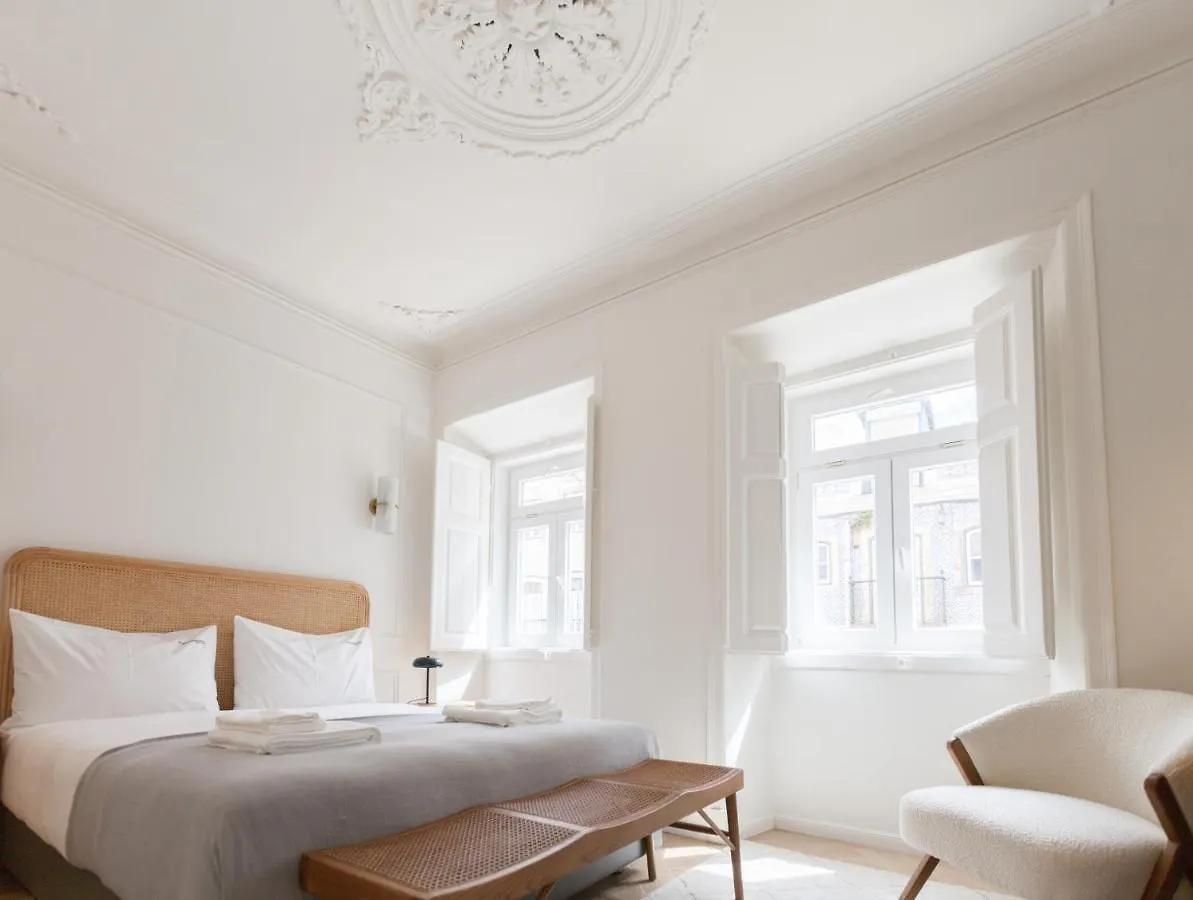 Flh Lapa Apartment With Interior Pateo Лиссабон 0*,  Португалия
