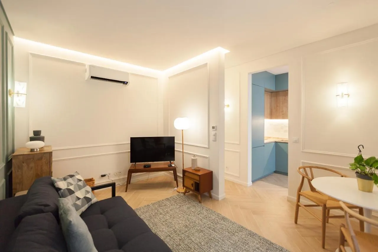 Flh Lapa Apartment With Interior Pateo Lisbon